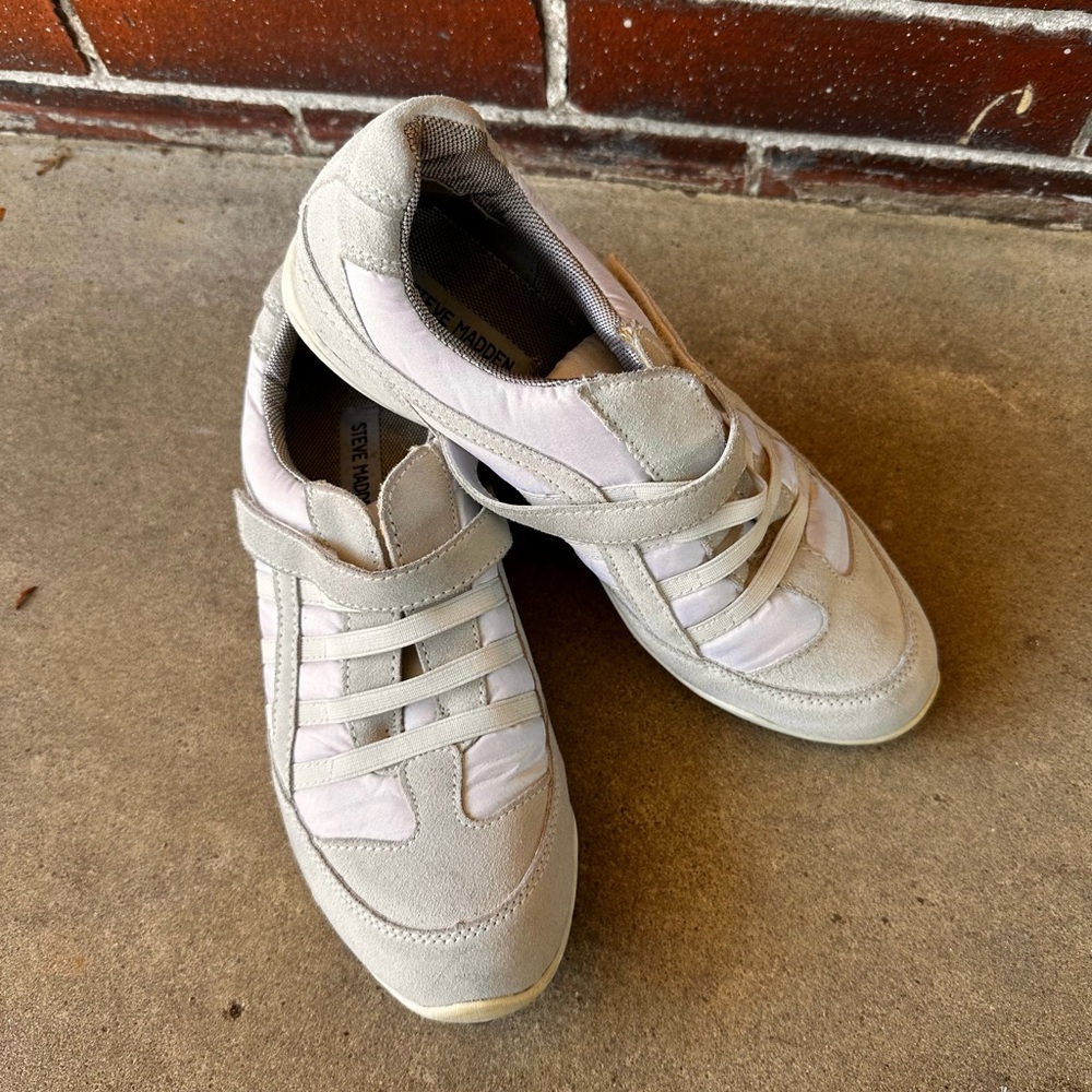 STEVE MADDEN White Slip in Sneaker - New Without Tags
